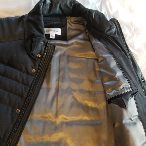 Calvin Klein Men's Puffer Vest - Picture 2 of 5